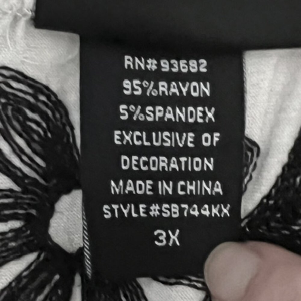 Liv Los Angeles Womens Tunic, White with Black Floral Embroidery, Plus Size 3X - Picture 6 of 7